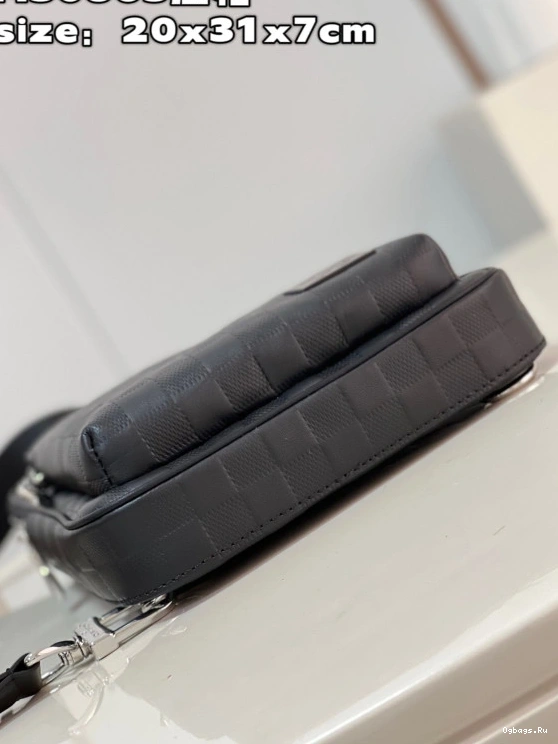 Slingbag LOUIS Avenue NM VUITTON 0210